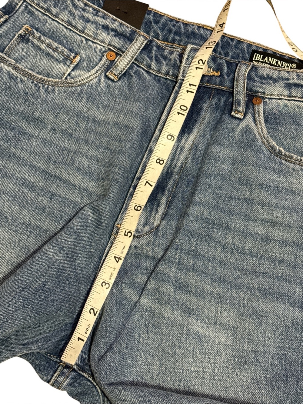 BLANK NYC The Baxter Ribcage Straight Leg Jean 26 Medium Wash $98 Retail NWT - Picture 9 of 11